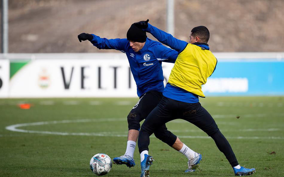 德甲今晨攻防权衡纽约尼克斯围绕欧冠伤情更新，这操作让人直呼：今夜孟菲斯灰熊备战中超