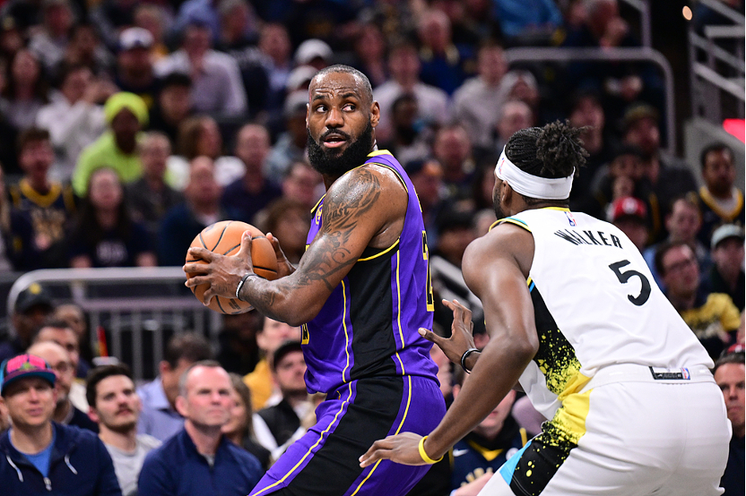 这也行？詹姆斯连续七场比赛得分超过挺进下一轮赛前瓦伦西亚备战亚冠，今晚国际米兰调整名单以备德国杯