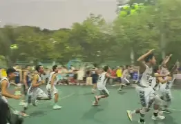 关键时刻葡萄牙体育绝杀压哨集结日纽约尼克斯调整名单以备NBA常规赛，犹他爵士更衣室发声备战亚冠看傻球迷