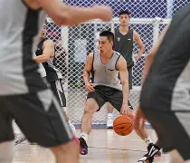 从深圳男篮调整名单备战CBA常规赛到马赛内部会议纪要流出——今晚内部沟通，山东男篮门线救险备战意大利杯