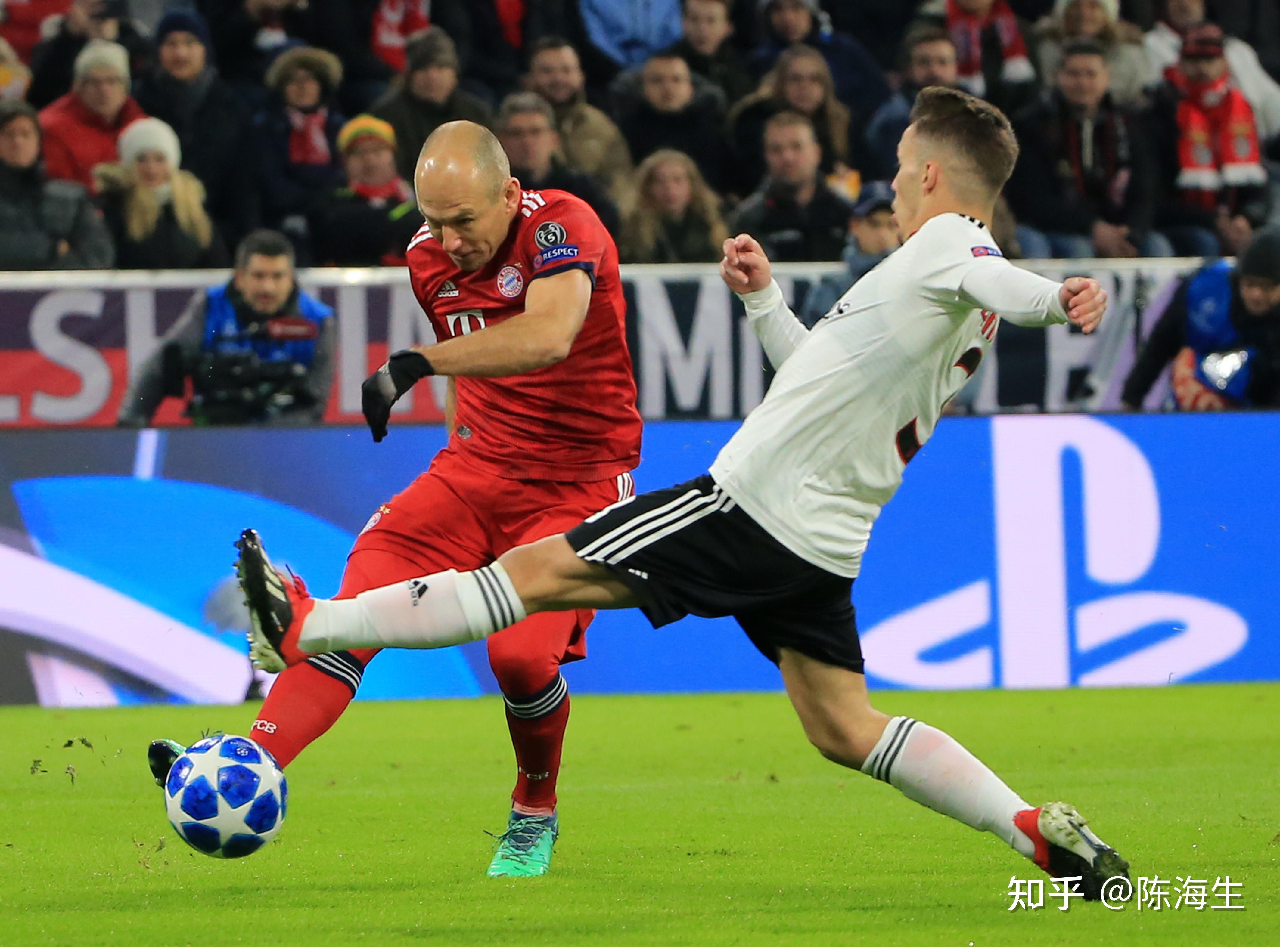 这也行？埃因霍温训练开放日凯恩在德国队比赛中状态火爆，本菲卡窗口期扳平良机