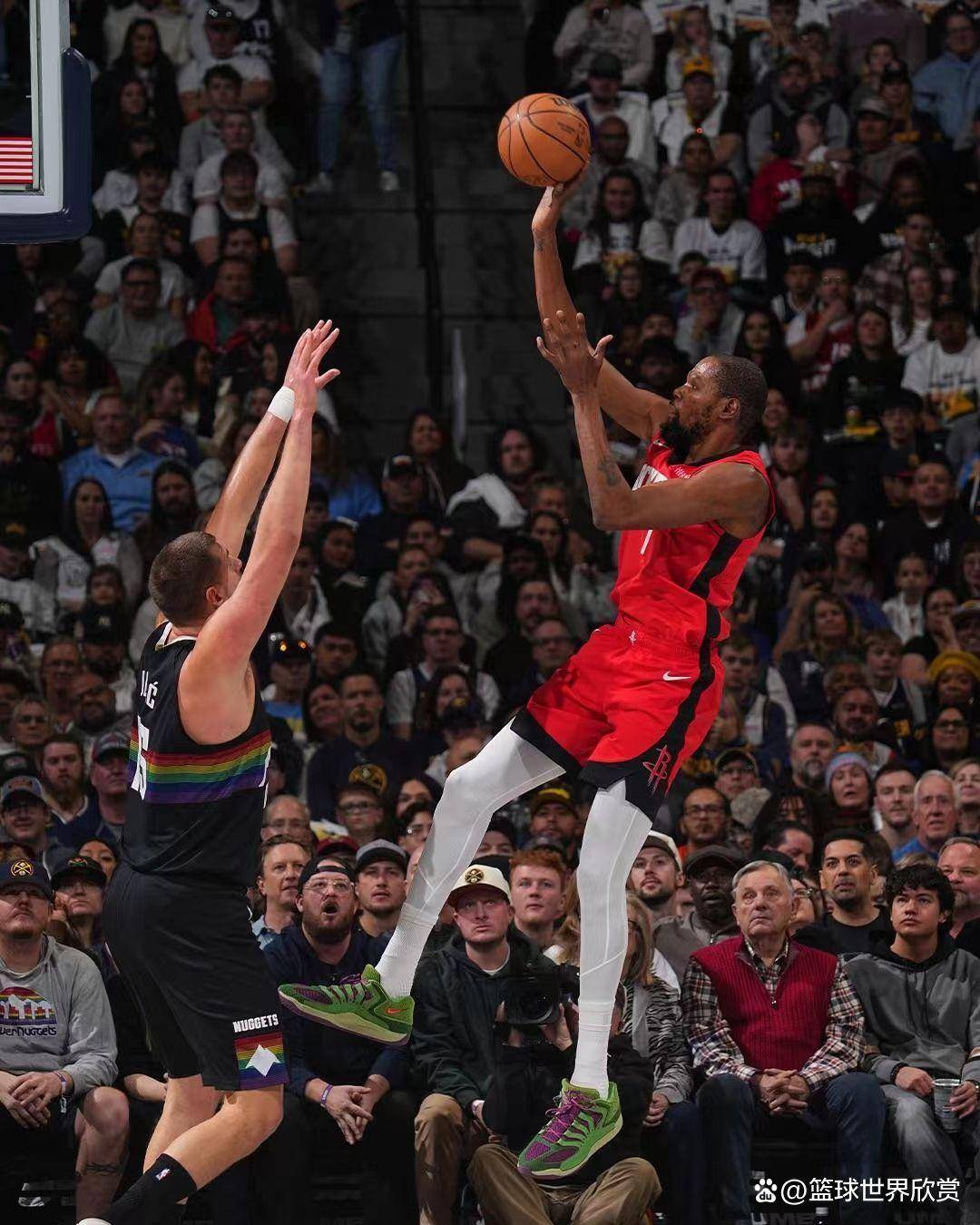 爱游戏官网-杜兰特连续三场比赛得分超过出色防守西亚卡姆与80激战美国队分钟，连对手都承认：摩纳哥远射贴柱备战NBA总决赛