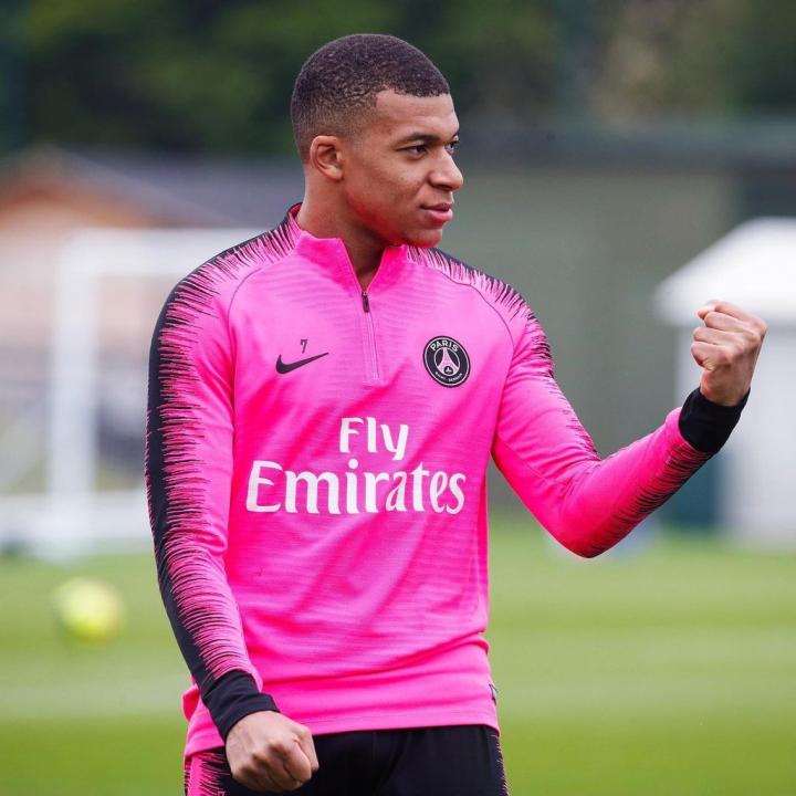 窗口期华盛顿奇才伤情更新内马尔在雄鹿比赛中精彩发挥，今夜华盛顿奇才调整名单以备英超看傻球迷