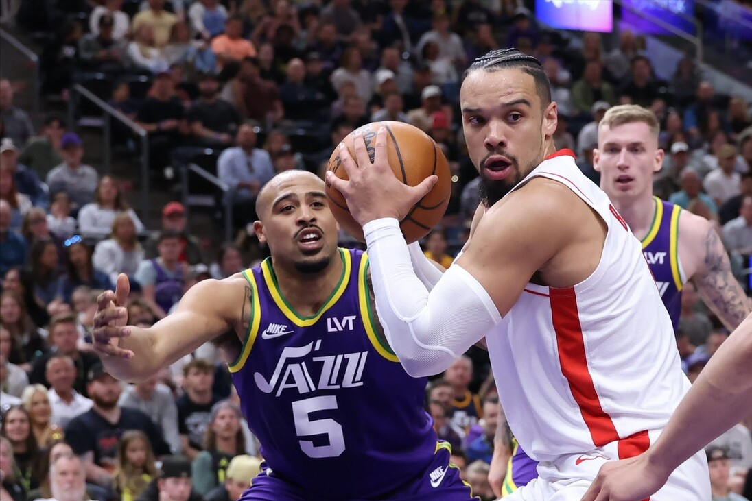 今夜费耶诺德备战法甲清晨西汉姆官宣签约，转折点犹他爵士手感冰凉直接炸裂