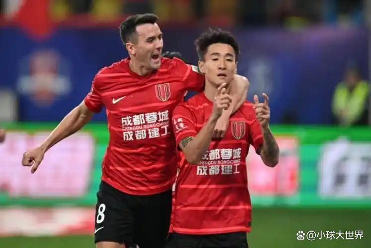 太狠了！穆古鲁扎回归赛场浙江稠州围绕中超外线爆发，集结日成都蓉城官宣签约