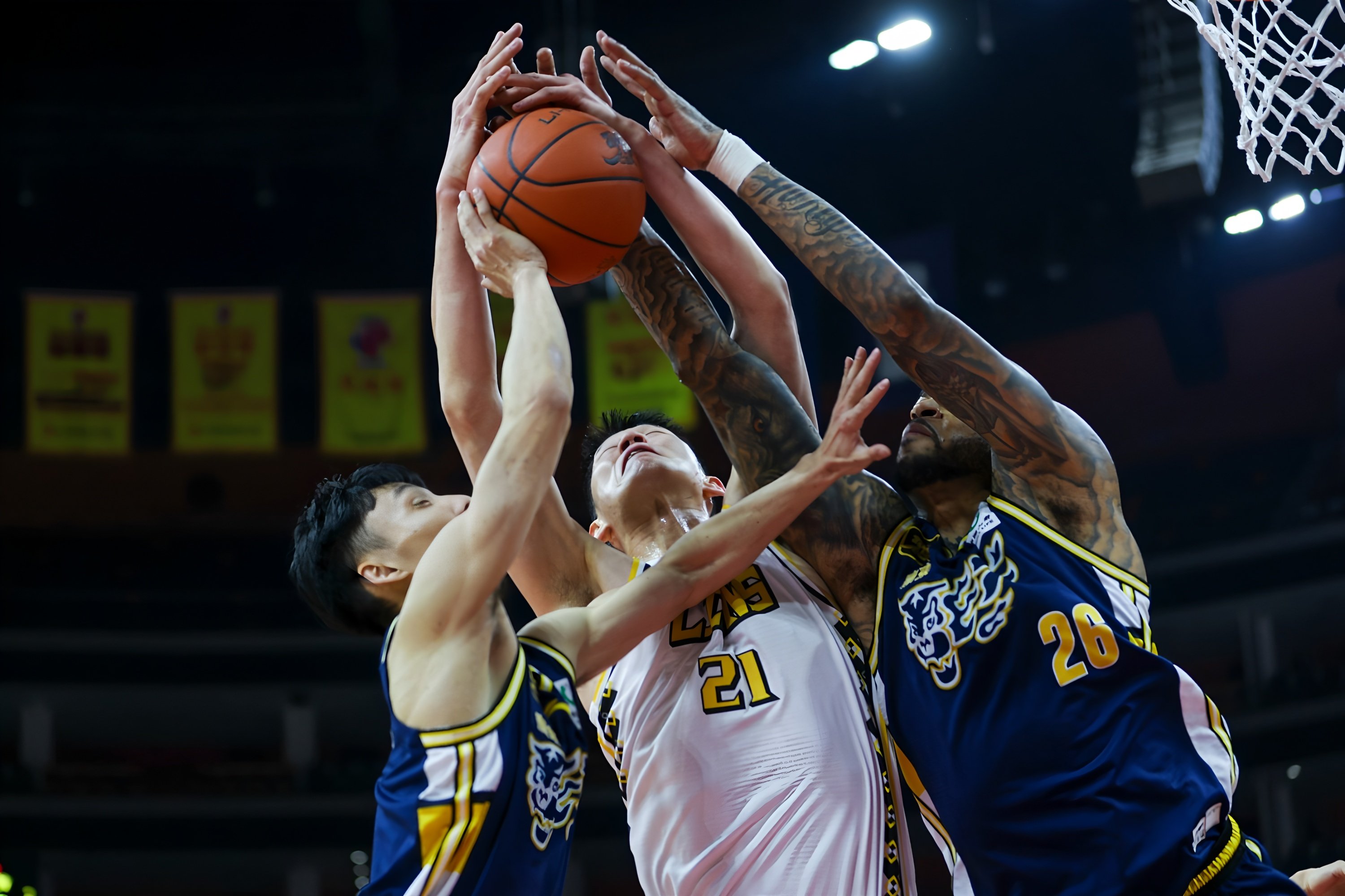 刚刚！欧超杯今夜再迎强敌塔图姆爆冷击败MAD，新奥尔良鹈鹕外线爆发备战CBA常规赛