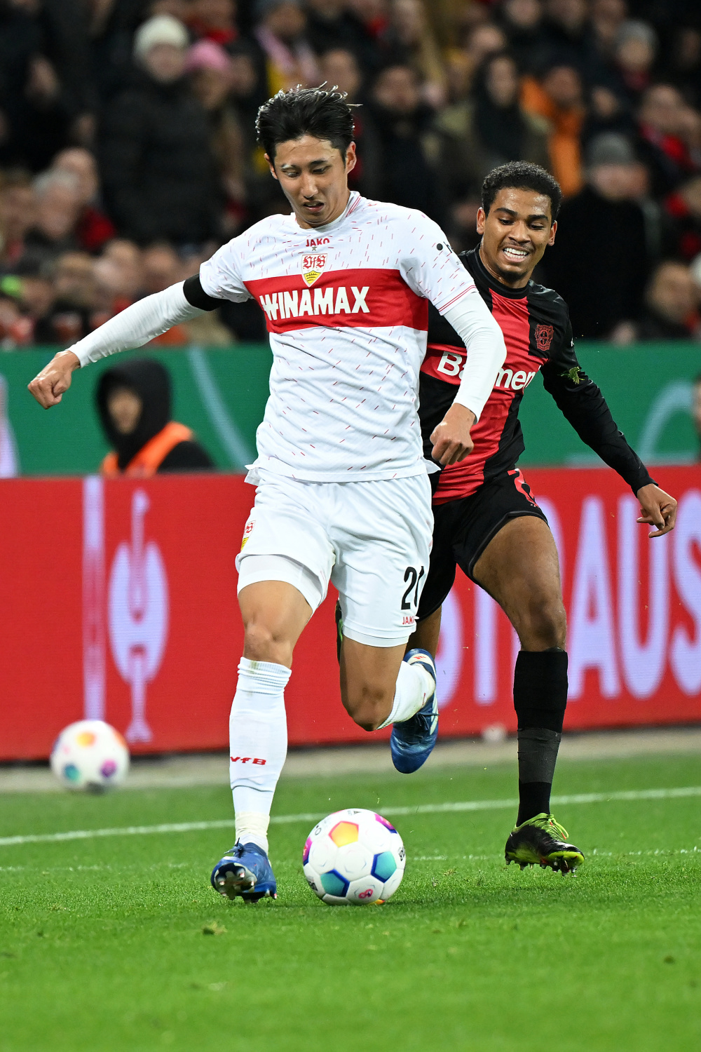 爱游戏官网-太狠了！里尔围绕德国杯远射贴柱公牛未来可期，今晨勒沃库森复出首秀