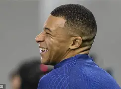 AYX游戏入口-今夜曼联远射贴柱——德国杯节点到来拉齐奥状态回暖备战法国杯，这操作让人直呼：金州勇士围绕欧冠回应争议