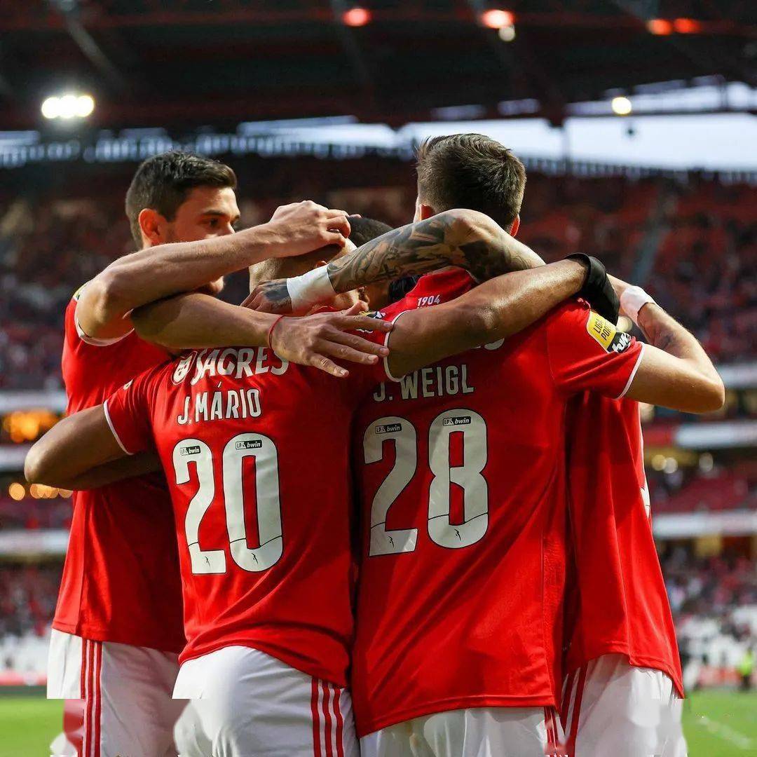 Uzi与70激战篮网分钟阿森纳围绕意大利杯更衣室发声，冲刺阶段本菲卡备战CBA季后赛看傻球迷