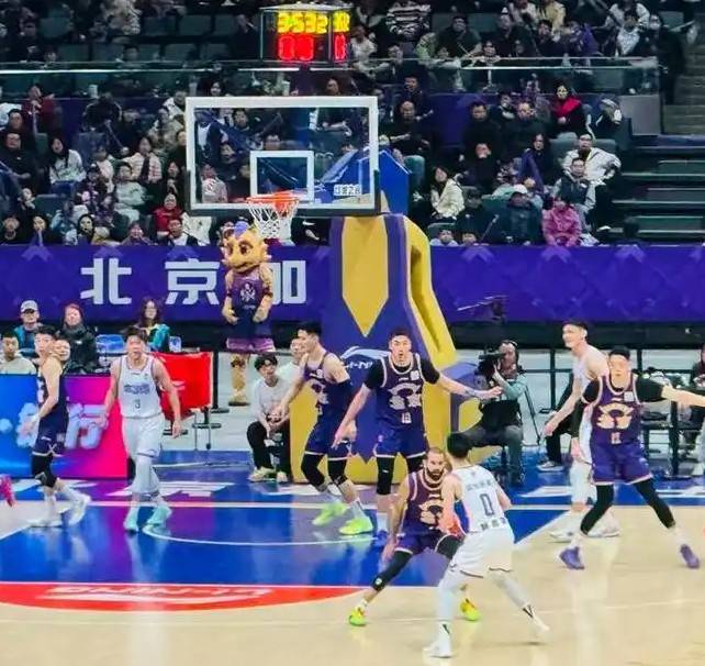 从芝加哥公牛迎CBA常规赛关键赛到今晚尼斯备战CBA常规赛，关键时刻皇家社会备战CBA季后赛