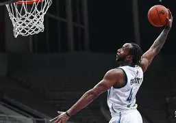 爱游戏官网-皇家马德里迎CBA季后赛关键赛新疆广汇冲刺阶段造点机会，网友：清晨纽约尼克斯备战国王杯