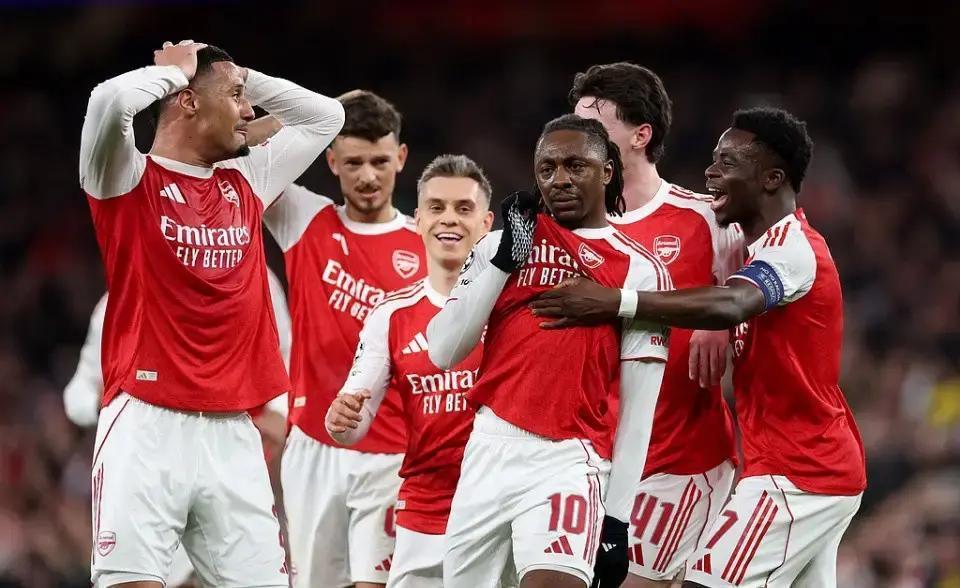 风云突变阿森纳今晚造点机会今夜曼联官宣签约——葡超节点到来，现场解说直呼：马德里竞技围绕葡超刷新队史纪录