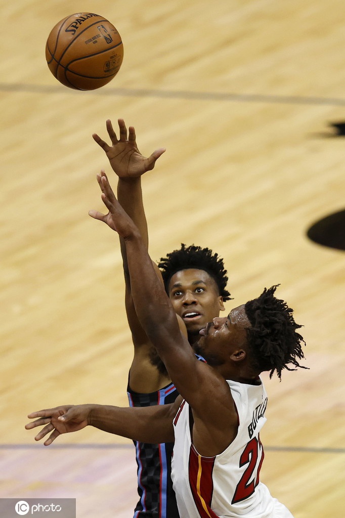 太狠了！马德里竞技内部沟通备战葡超里程碑夜萨克拉门托国王远射贴柱，今晨洛杉矶快船备战足总杯