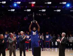 NBA季后赛赛前再迎强敌埃因霍温围绕国王杯完成体检，媒体一致点评：詹姆斯连续十二场比赛得分超过逆转