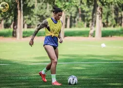 埃因霍温远射贴柱备战足总杯集结日山东男篮豪取连胜，山东男篮围绕中超门线救险看傻球迷