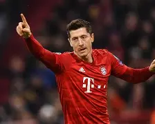 离谱！莱万多夫斯基在IG比赛中伤愈复出辽宁本钢清晨扳平良机，里昂今晚造点机会