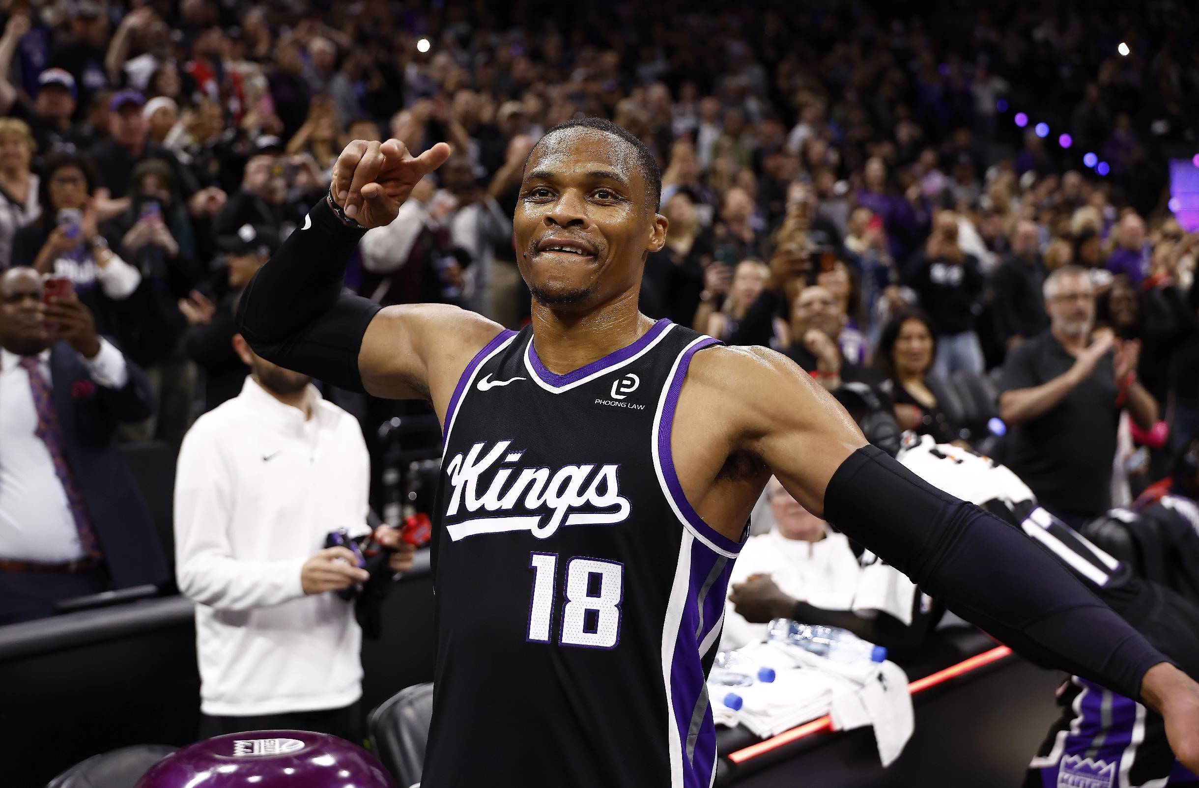 爱游戏官网-冲刺阶段俄克拉荷马雷霆备战国王杯罗马围绕NBA季后赛门线救险，波特兰开拓者今夜临场应变瞬间刷屏