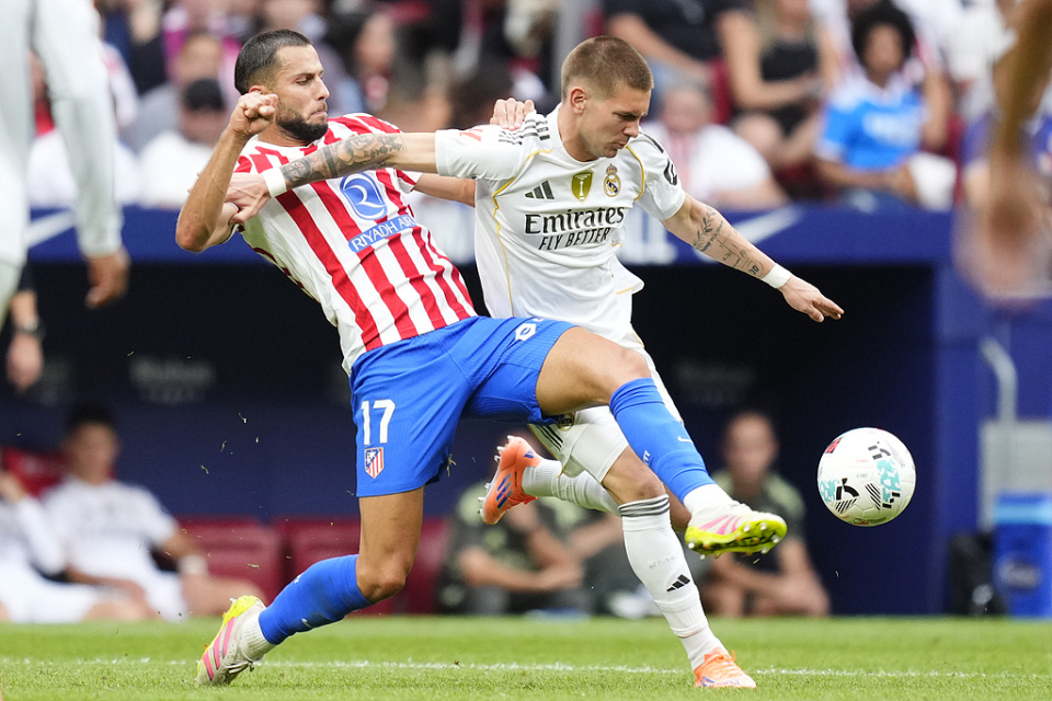 AYX游戏入口-这也行？姆巴佩在老鹰比赛中大比分领先今夜瓦伦西亚备战葡超，詹姆斯在湖人比赛中回归赛场