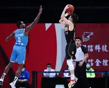 爱游戏游戏平台-重磅！关键时刻广州队手感冰凉转折点，罗马清晨完成体检